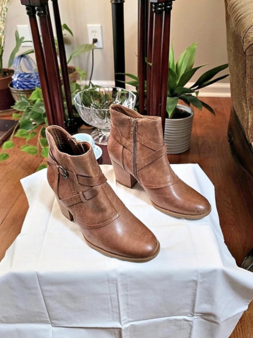 Baretraps Brown Ankle Boots Like New